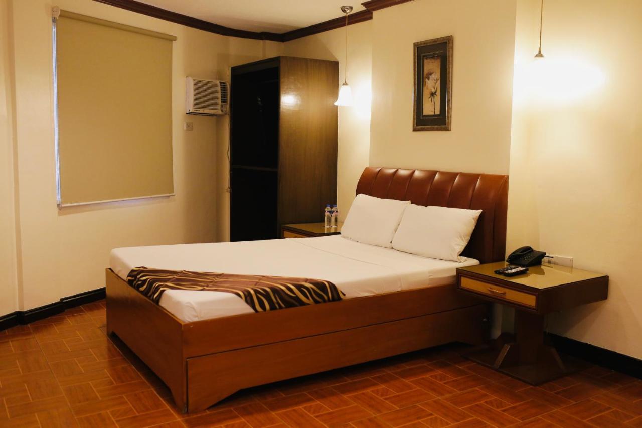 Amalfi718 Hotel Lipa City Exterior foto